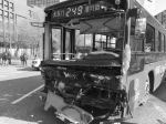 沈阳俩公交车街头惨撞 车上二十余人受伤三人重伤 - 新浪辽宁