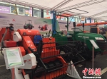 图为2016浙江农业博览会上展出的现代农机设备 方堃 摄 - 农业机械化信息网
