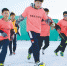 沈阳众多学校浇冰场练滑冰 - Syd.Com.Cn
