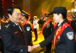 沈阳公安隆重举行“我最喜爱的公安民警”、“我最满意的爱民警队”评选颁奖典礼 - 沈阳市公安局