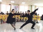 沈阳66岁老人免费教踢踏舞12年（图） - 辽宁频道