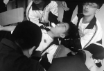葫芦岛一男孩昏倒 同学塞手指防其咬舌（图） - 辽宁频道