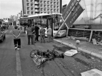 公交车与出租车相撞有乘客受伤 - Syd.Com.Cn