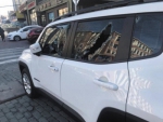 大连：惹谁了？爱车被撞 车窗被砸（图） - 辽宁频道