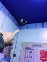 小区电梯摄像头遭神秘人喷黑漆 - Syd.Com.Cn