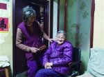 本溪：照顾母亲和弟弟 老太睡长椅十年（图） - 辽宁频道