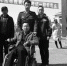 血友病男子坐轮椅自考 考场警民接力帮忙 - Syd.Com.Cn