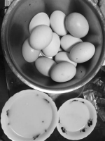 沈阳：买百个“双黄鸭蛋”回家发现是假的 - 辽宁频道
