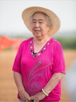 中国第一代“拖拉机姐姐”86岁挑战无人拖拉机 - 农业机械化信息网