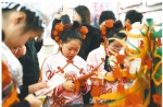 锦州：中小学生展示剪纸技艺 - 辽宁频道