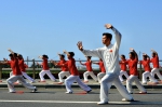 万人太极拳展演在大连举行 - 中国在线