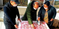 庄河小学教师创作剪纸作品向抗疫工作者致敬 - 中国在线