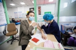 归国安全怎么办，打完疫苗再回家 - 中国在线