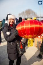 共享中国年——10位国际友人赶大集、过新年 - 中国在线