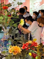 传统插花非遗作品展在大连博物馆开幕 - 中国在线