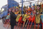 高跷秧歌舞姿俏 舞出新年新面貌 - 中国在线