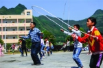 大连大学教授贵州支教 守住一片爱（图） - 辽宁频道