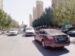 汪河路上的违停逼得大公交改道 - Syd.Com.Cn