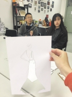 大连：校园美景“穿”身上（图） - 辽宁频道